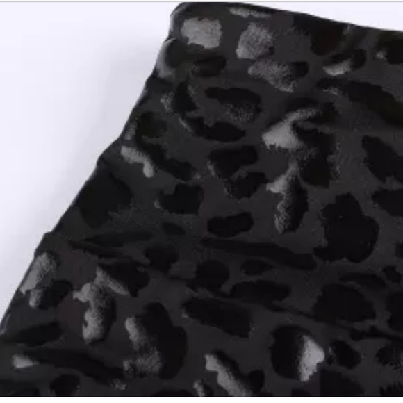 leopard print leggings size M - Picture 4 of 16